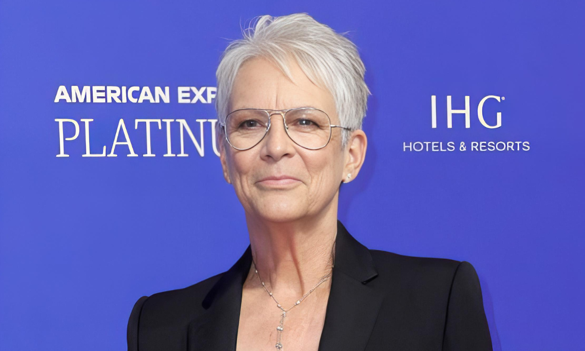 Jamie Lee Curtis, 65, Flaunts Bare Legs in Black Shorts, Inspiring Fans ...